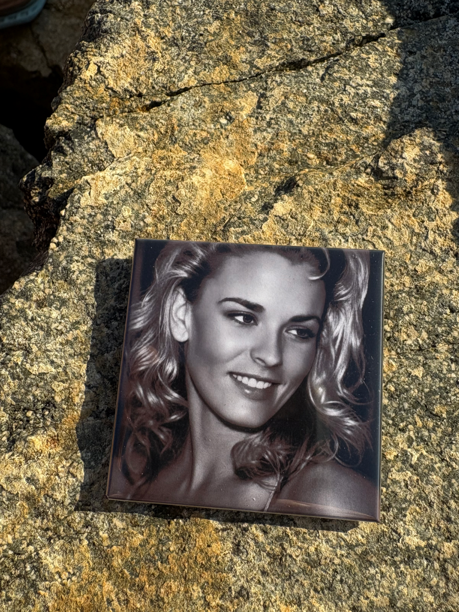 Nicole Brown-Simpson Memorial Magnet